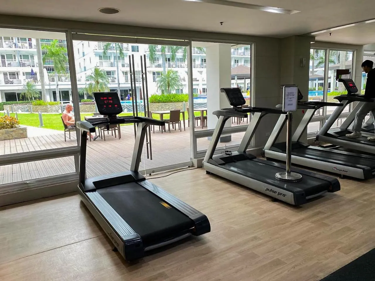 Unistay Shell Residence Amazing Pool Near Moa Manila Hotel
